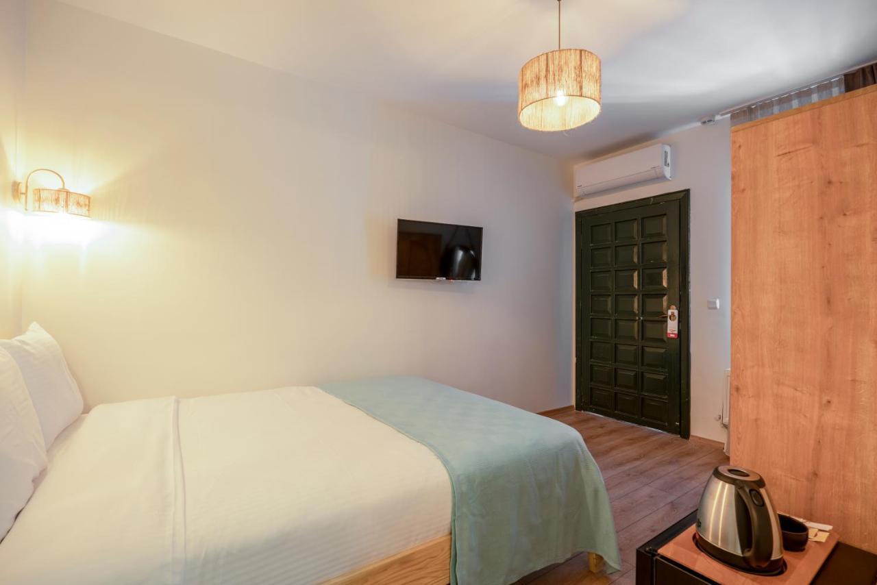 Aya Butik Otel Adalar Exterior foto